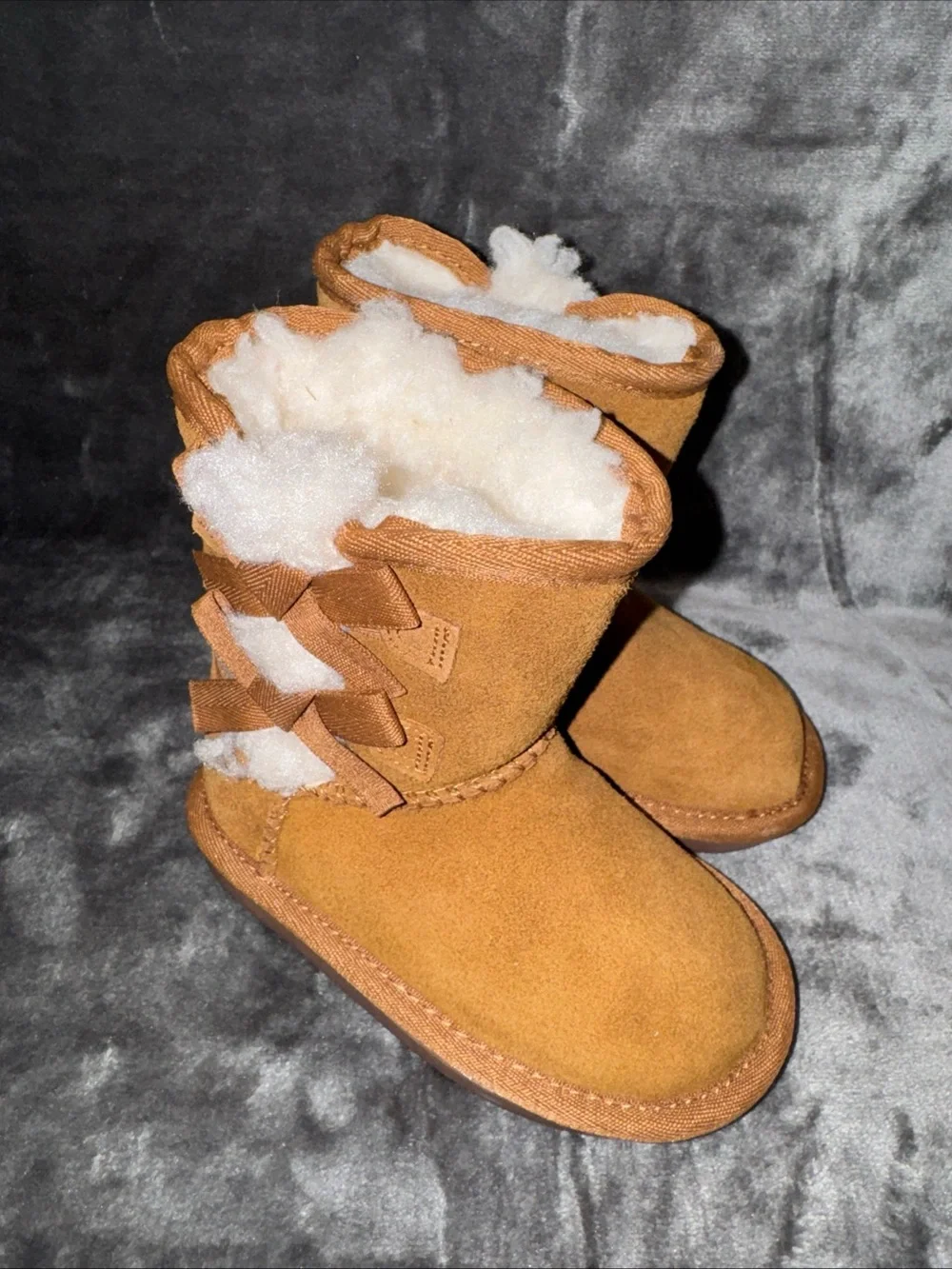 Koolaburra By UGG Brown Suede Boots Girl Size 6 Chestnut Fur Bow Victoria